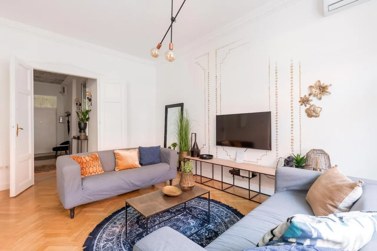 Apartment Style & Harmony In The Absolute Center Of Budapest
