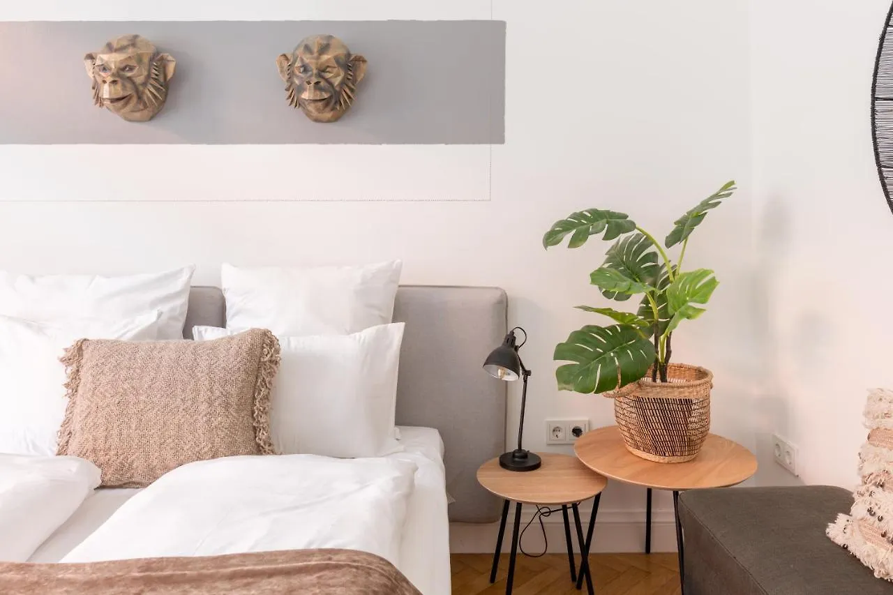 Style & Harmony In The Absolute Center Of Budapest Lejlighed